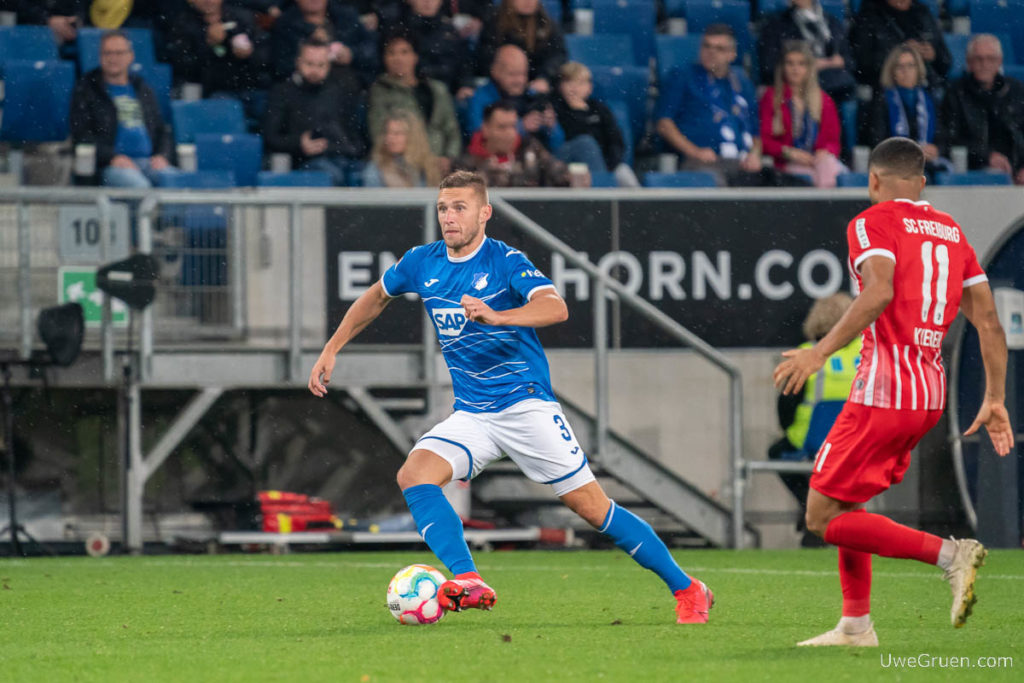 Bundesliga, DFL, Flutlicht, Fussball, Pavel Kaderabek, SC Freiburg, TSG 1899 Hoffenheim