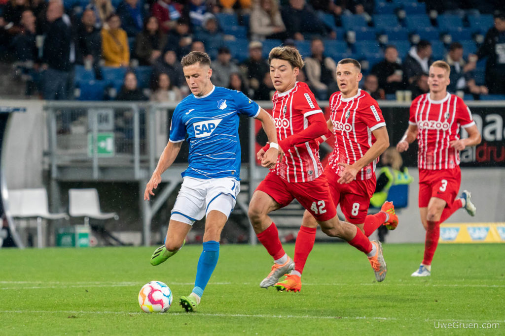 Bundesliga, Christoph Baumgartner, DFL, Flutlicht, Fussball, SC Freiburg, TSG 1899 Hoffenheim